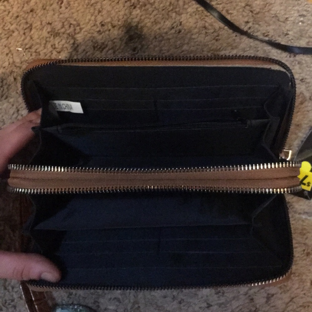 Wallet - Picture 2 of 2